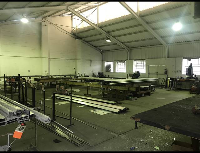 943M² FACTORY FOR SALE IN BRACKENFELL INDUSTRIAL